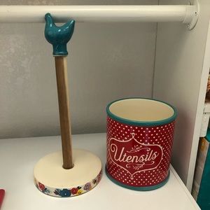Large Utensil Crock, Holder and paper towel holder